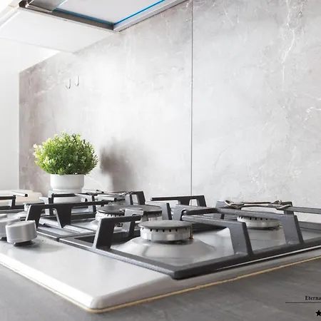 Gfc Eternal - 5min To Tiburtina Station Metrob, 2 Bathrooms, Terrace, A-c Apartment